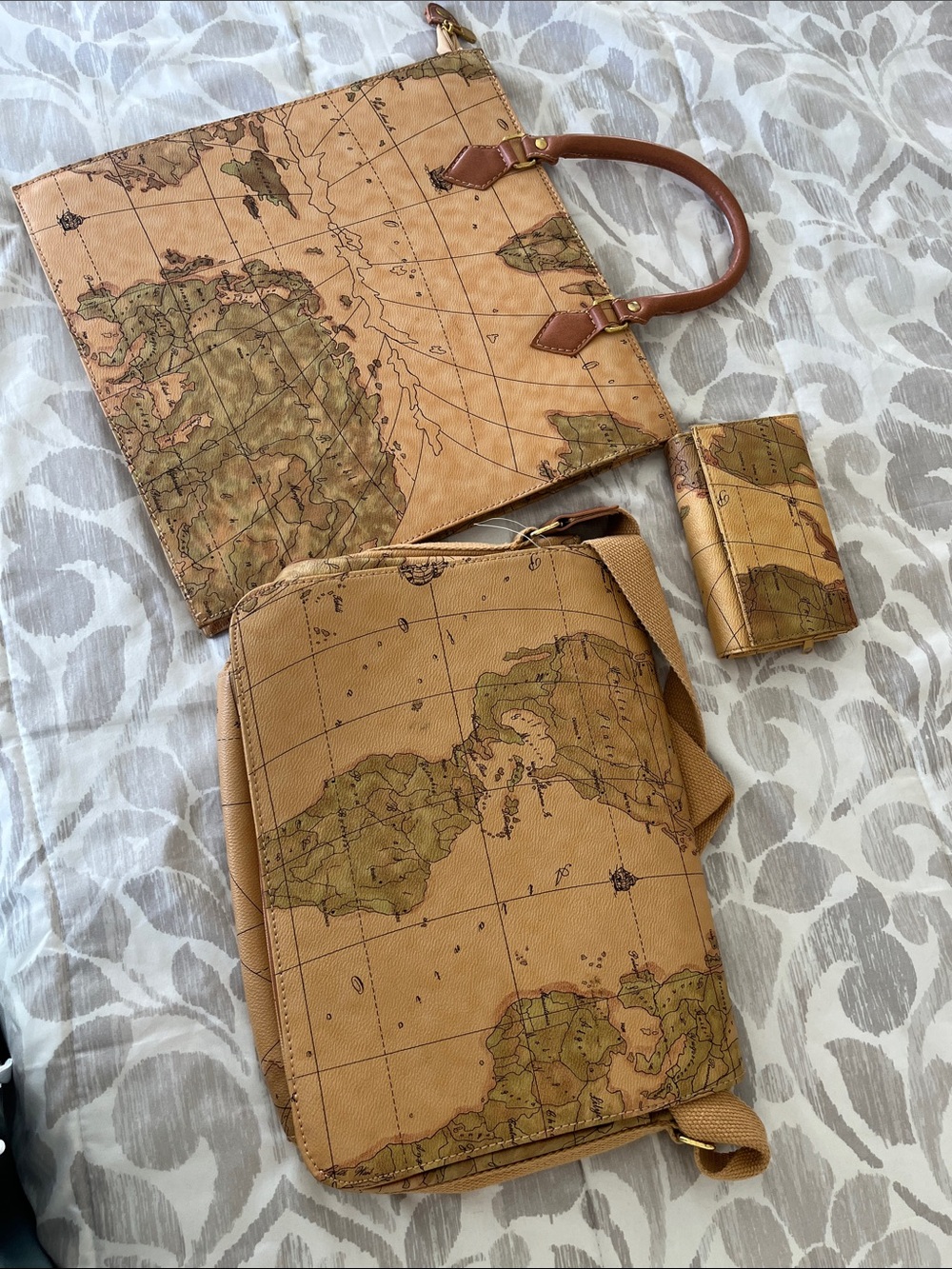 Tan Map-Print women’s Travel Bag Set